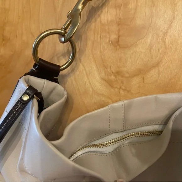 Coach Carly Bag: White and Brown Women's Bag. Used. - Picture 8 of 13